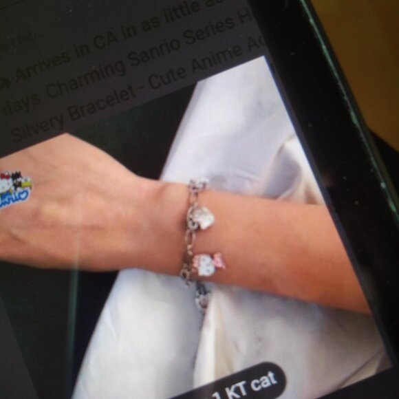 $   5 DOLLARS>>>>>>stylish hello kitty bracelet  new - Picture 2 of 4